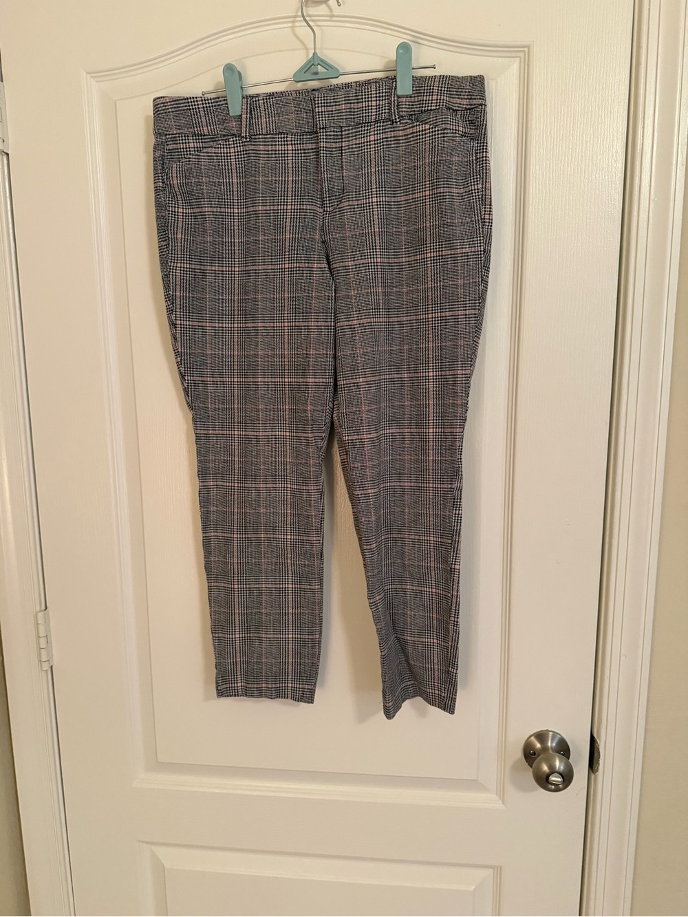 Old Navy Gray Plaid Skinny Pants with Pink Windowpane